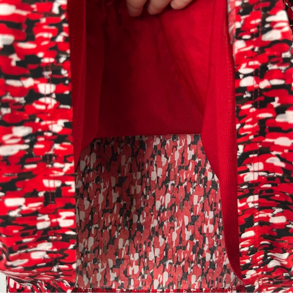Jones Studio Top Women's 1X Red Black Abstract Keyhole Sleeveless Career Blouse - Picture 7 of 13
